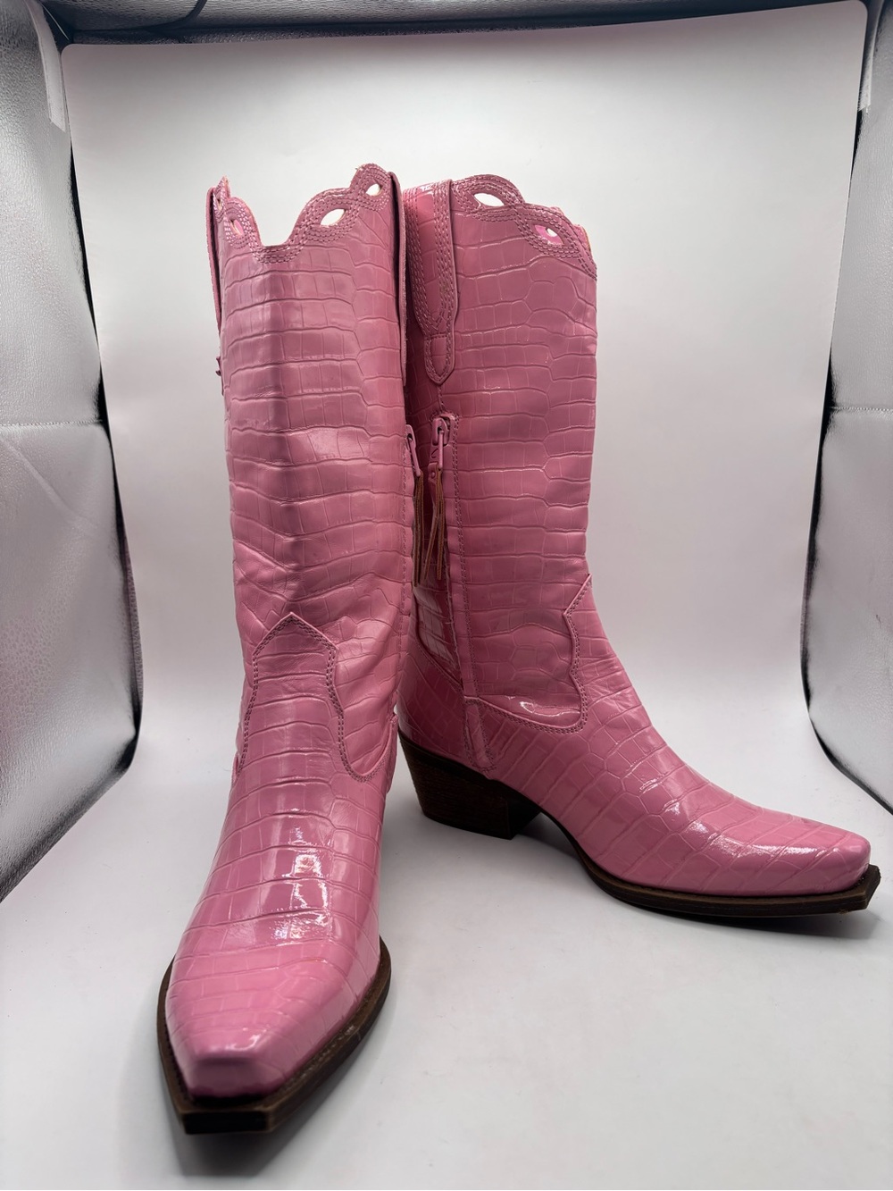 Circus by Sam Edelman Pink Croc Cowboy Boots NWOT 9